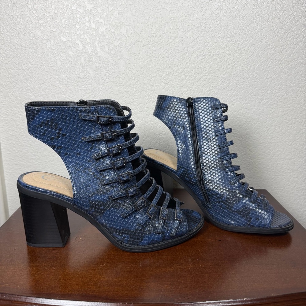 Comfort Heel Sandals Textured Snake Print Peep Toe Gladiator Buckle Block Heel 9